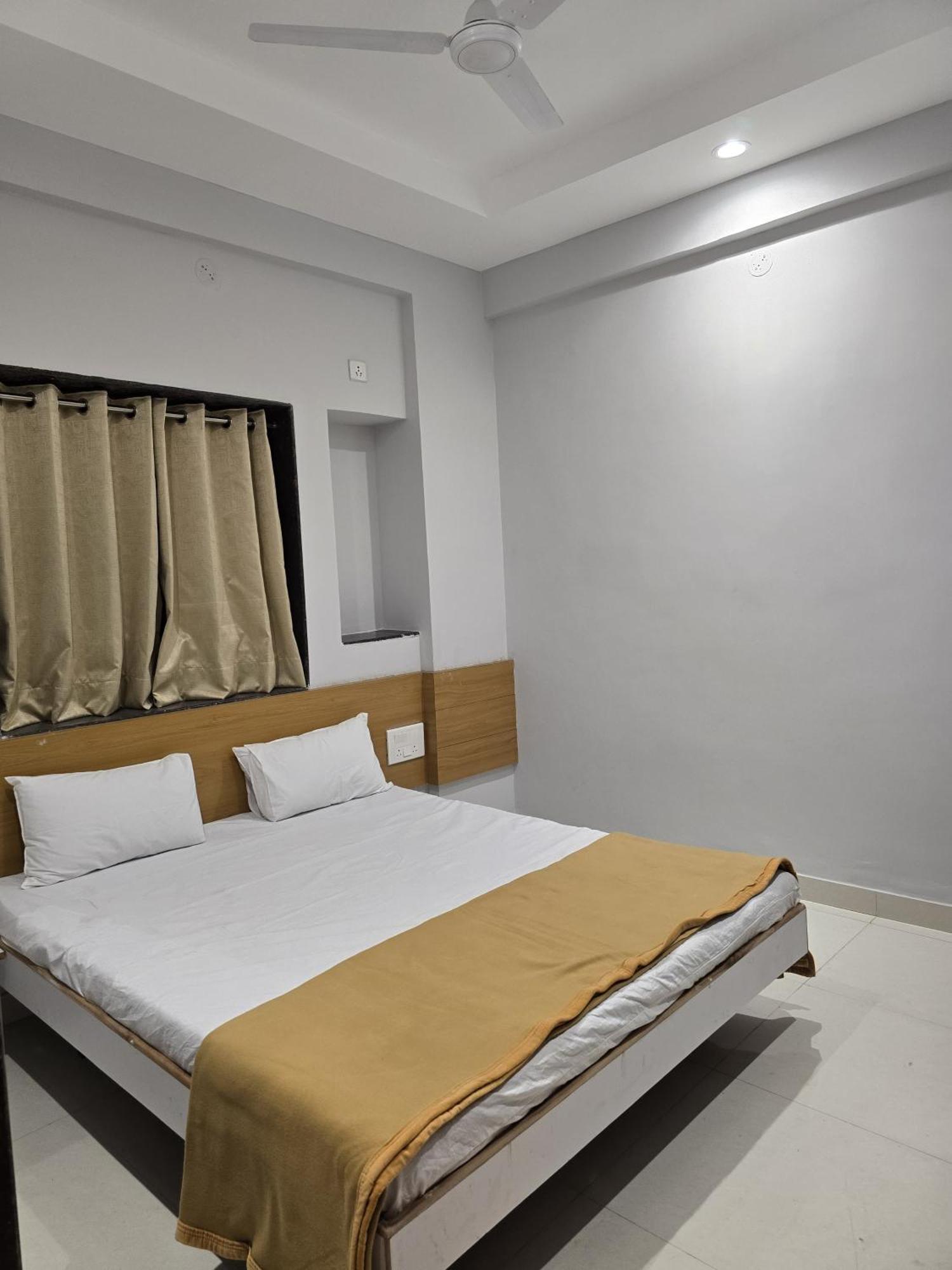 Vivanta Inn Lodge, Solapur Exterior photo